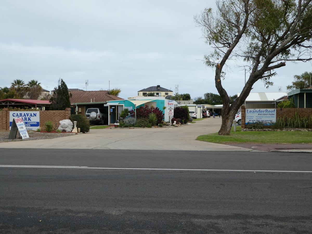 Leander Reef Holiday Park Hotel Port Denison Exterior photo